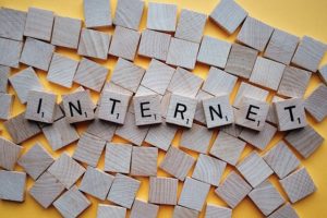 Difference between internet and intranet